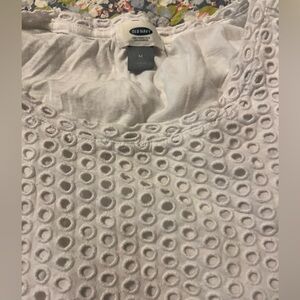 Old Navy White Eyelet Top Size M